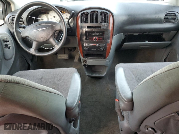 2007 Chrysler Town & Country with VIN 1A8GJ45R07B221793, listed as a Copart auction lot 77323894 with 221,573 mi miles and Salvage Title. Bid and sale history available at DreamBid. Image 8.