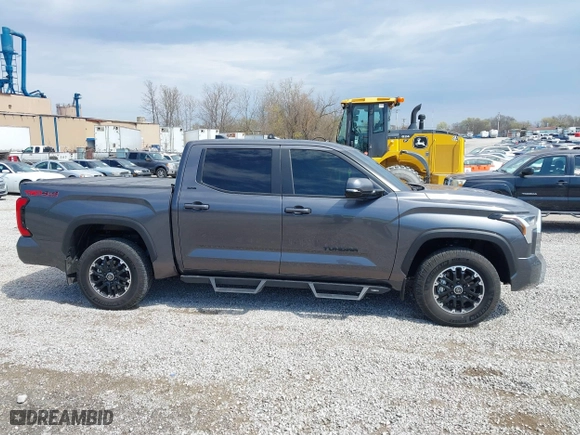 2024 Toyota Tundra 4WD SR5 with VIN 5TFLA5DB6RX177580, listed as a IAAI auction lot 41874283 with 6,880 mi miles. Bid and sale history available at carsss.com. Image 13.