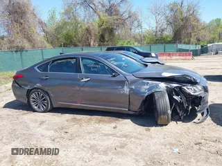 2015 Hyundai Genesis 3.8L with VIN KMHGN4JE5FU095721, listed as a IAAI auction lot 42055501 with 89,517 mi miles. Bid and sale history available at carsss.com. Image 13.
