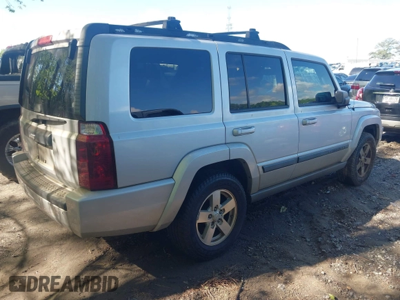 2007 Jeep Commander Sport with VIN 1J8HH48K17C553685, listed as a IAAI auction lot 42025539 with 357,865 mi miles. Bid and sale history available at carsss.com. Image 4.