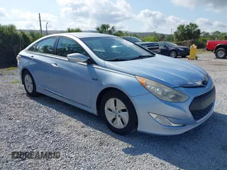 2013 Hyundai Sonata with VIN KMHEC4A40DA088095, listed as a IAAI auction lot 42195960 with 195,031 mi miles and . Bid and sale history available at carsss.com. Image 1.
