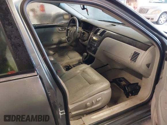 2008 Cadillac DTS 1SA z VIN 1G6KD57Y58U157195, wystawiony jako IAAI lot #41534453 z przebiegiem 199 793 mil mil oraz . Historia ofert i sprzedaży dostępna na DreamBid. Obrazek 5.