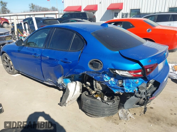 2019 Alfa Romeo Giulia with VIN ZARFANAN9K7609179, listed as a IAAI auction lot 41155716 with 21,149 mi miles. Bid and sale history available at carsss.com. Image 3.