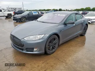 2013 Tesla Model S with VIN 5YJSA1CNXDFP16432, listed as a Copart auction lot 59883855 with 180,100 mi miles and Clean title. Bid and sale history available at DreamBid. Image 1.