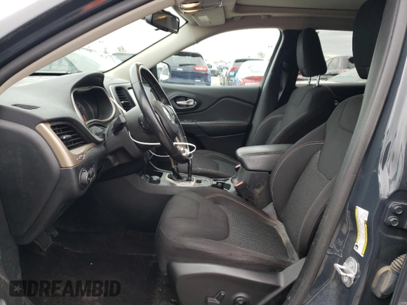 2016 Jeep Cherokee Latitude with VIN 1C4PJMCB2GW250413, listed as a Copart auction lot 59490355 with 122,332 mi miles and Clean title. Bid and sale history available at DreamBid. Image 7.