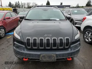 2017 Jeep Cherokee Trailhawk L Plus with VIN 1C4PJMBS9HW537640, listed as a Copart auction lot 84491674 with 121,396 mi miles and Clean Title. Bid and sale history available at carsss.com. Image 5.