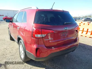 2014 Kia Sorento LX z VIN 5XYKT3A61EG495427, wystawiony jako IAAI lot #41851611 z przebiegiem 214 960 mil mil oraz . Historia ofert i sprzedaży dostępna na DreamBid. Obrazek 3.