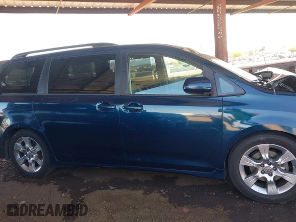 2012 Toyota Sienna SE with VIN 5TDXK3DC0CS264643, listed as a IAAI auction lot 42004082 with 118,675 mi miles. Bid and sale history available at carsss.com. Image 13.