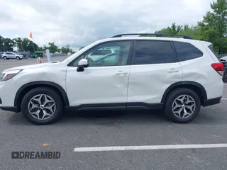 2019 Subaru Forester Premium with VIN JF2SKAEC5KH564387, listed as a IAAI auction lot 39915371 with 57,331 mi miles. Bid and sale history available at carsss.com. Image 14.