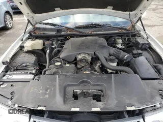2001 Lincoln Town Car Executive z VIN 1LNHM81W91Y729914, wystawiony jako Copart lot #41593085 z przebiegiem 144 950 mil mil oraz Czysty tytuł • Clean title. Historia ofert i sprzedaży dostępna na DreamBid. Obrazek 11.