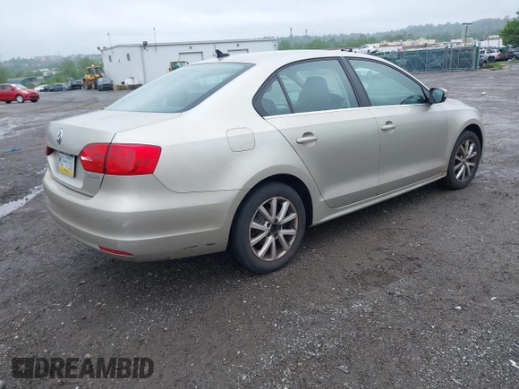 2013 Volkswagen Jetta SE z VIN 3VWDP7AJ9DM213171, wystawiony jako IAAI lot #42278515 z przebiegiem 146 386 mil mil oraz . Historia ofert i sprzedaży dostępna na DreamBid. Obrazek 4.