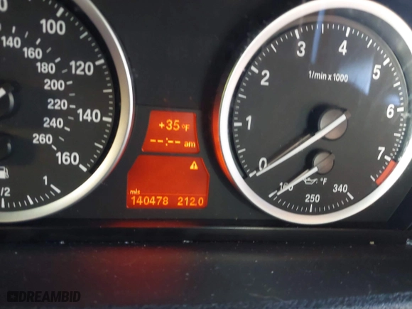 2014 BMW X6 xDrive35i with VIN 5UXFG2C59E0H11200, listed as a IAAI auction lot 41151158 with 140,478 mi miles. Bid and sale history available at carsss.com. Image 7.