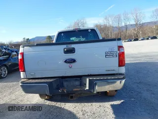 2015 Ford F-250 XLT z VIN 1FT7X2B67FEA07014, wystawiony jako IAAI lot #41625425 z przebiegiem 113 404 mil mil oraz . Historia ofert i sprzedaży dostępna na DreamBid. Obrazek 17.