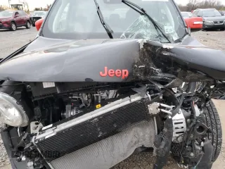 2023 Jeep Renegade Upland with VIN ZACNJDB10PPP37118, listed as a Copart auction lot 83315174 with 6,541 mi miles and Salvage title. Bid and sale history available at DreamBid. Image 12.