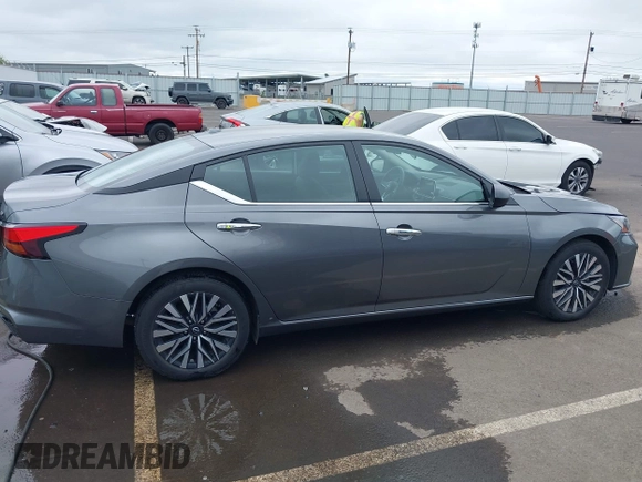 2024 Nissan Altima SV z VIN 1N4BL4DV4RN385646, wystawiony jako IAAI lot #42422125 z przebiegiem 27 335 mil mil oraz . Historia ofert i sprzedaży dostępna na DreamBid. Obrazek 13.