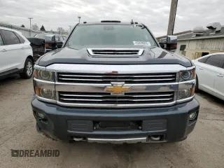 2017 Chevrolet Silverado 3500HD High Country with VIN 1GC4K1EYXHF234980, listed as a Copart auction lot 43928055 with 705,700 mi miles and Salvage Title. Bid and sale history available at DreamBid. Image 5.