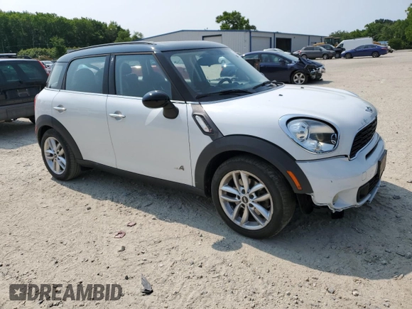 2014 MINI Countryman S with VIN WMWZC5C5XEWP37128, listed as a Copart auction lot 59549885 with 84,121 mi miles and Salvage title. Bid and sale history available at DreamBid. Image 4.