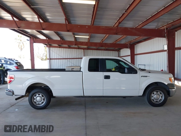 2014 Ford F-150 XL with VIN 1FTFX1CF0EKD06767, listed as a IAAI auction lot 41858009 with 352,658 mi miles. Bid and sale history available at carsss.com. Image 13.