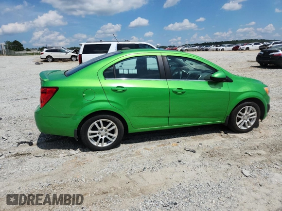 2015 Chevrolet Sonic LT z VIN 1G1JC5SH2F4145840, wystawiony jako Copart lot #59638075 z przebiegiem 101 521 mil mil oraz Czysty tytuł • Clean title. Historia ofert i sprzedaży dostępna na DreamBid. Obrazek 3.