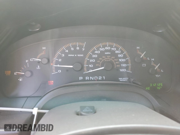 2003 Ford Expedition Special Service z VIN 1FMRU15W63LA55307, wystawiony jako Copart lot #63678485 z przebiegiem 312 125 mil mil oraz Czysty tytuł • Clean title. Historia ofert i sprzedaży dostępna na DreamBid. Obrazek 9.