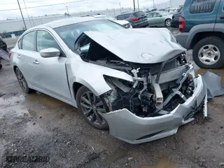 2017 Nissan Altima 2.5 SR with VIN 1N4AL3AP1HC263607, listed as a IAAI auction lot 41953565 with 105,459 mi miles. Bid and sale history available at carsss.com. Image 1.