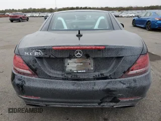 2018 Mercedes-Benz SLC 300 z VIN WDDPK3JA2JF155039, wystawiony jako Copart lot #88947625 z przebiegiem 66 385 mil mil oraz Szkoda całkowita • Salvage title. Historia ofert i sprzedaży dostępna na DreamBid. Obrazek 6.