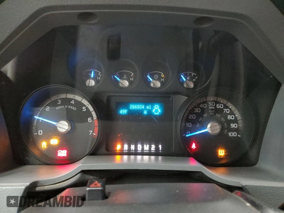 2013 Ford F-250 XL with VIN 1FT7X2B63DEA28620, listed as a Copart auction lot 82538854 with 266,804 mi miles and Clean Title. Bid and sale history available at DreamBid. Image 9.