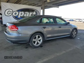 2014 Volkswagen Passat SE z VIN 1VWBT7A32EC090871, wystawiony jako Copart lot #57350735 z przebiegiem 106 002 mil mil oraz Czysty tytuł • Clean title. Historia ofert i sprzedaży dostępna na DreamBid. Obrazek 3.