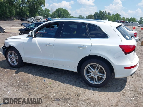2015 Audi Q5 Premium Plus with VIN WA1DGAFP8FA030464, listed as a IAAI auction lot 42522003 with 111,661 mi miles and . Bid and sale history available at DreamBid. Image 14.