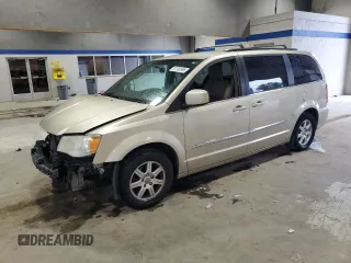2011 Chrysler Town & Country Touring z VIN 2A4RR5DG4BR625215, wystawiony jako Copart lot #57703565 z przebiegiem 206 913 mil mil oraz Szkoda całkowita • Salvage title. Historia ofert i sprzedaży dostępna na DreamBid. Obrazek 1.