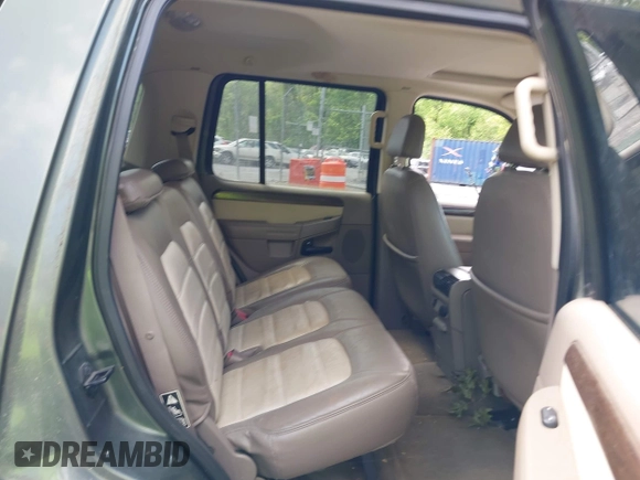 2002 Ford Explorer Eddie Bauer z VIN 1FMDU74E32ZB28117, wystawiony jako IAAI lot #42095761 z przebiegiem 125 946 mil mil oraz . Historia ofert i sprzedaży dostępna na DreamBid. Obrazek 8.