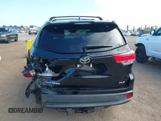 2019 Toyota Highlander SE with VIN 5TDKZRFH9KS332308, listed as a IAAI auction lot 42659392 with 68,333 mi miles and . Bid and sale history available at DreamBid. Image 16.