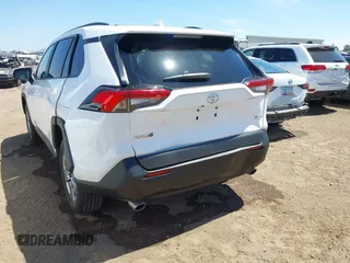 2025 Toyota RAV4 XLE with VIN 2T3W1RFV8SW374059, listed as a IAAI auction lot 42121740 with 7,228 mi miles. Bid and sale history available at carsss.com. Image 6.