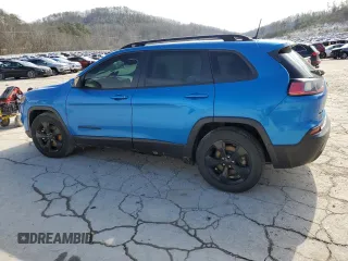 2021 Jeep Cherokee Altitude z VIN 1C4PJMLB7MD137385, wystawiony jako Copart lot #45909505 z przebiegiem Nie podano mil oraz Szkoda całkowita • Salvage title. Historia ofert i sprzedaży dostępna na DreamBid. Obrazek 2.