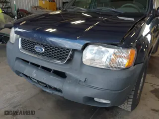 2002 Ford Escape XLT with VIN 1FMCU031X2KA37050, listed as a IAAI auction lot 42024674 with 199,249 mi miles. Bid and sale history available at carsss.com. Image 6.
