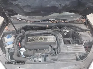 2008 Volkswagen Jetta z VIN 3VWRA71K58M183060, wystawiony jako IAAI lot #41700707 z przebiegiem 174 555 mil mil oraz . Historia ofert i sprzedaży dostępna na DreamBid. Obrazek 10.