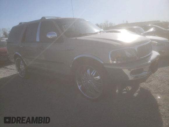 1997 Ford Expedition XLT with VIN 1FMEU1769VLC38411, listed as a Copart auction lot 50315135 with 230,863 mi miles and Salvage title. Bid and sale history available at DreamBid. Image 4.