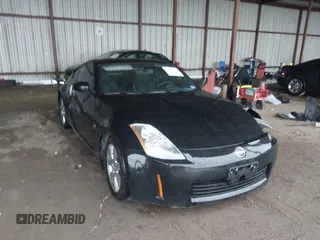 2003 Nissan 350Z Performance z VIN JN1AZ34D03T111937, wystawiony jako IAAI lot #42157632 z przebiegiem 83 243 mil mil oraz . Historia ofert i sprzedaży dostępna na DreamBid. Obrazek 1.