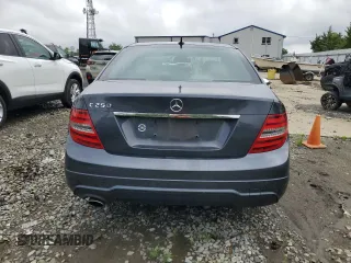 2013 Mercedes-Benz C 250 Sport z VIN WDDGF4HBXDR263968, wystawiony jako Copart lot #57349065 z przebiegiem 94 854 mil mil oraz Szkoda całkowita • Salvage title. Historia ofert i sprzedaży dostępna na DreamBid. Obrazek 6.