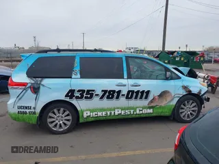 2012 Toyota Sienna XLE with VIN 5TDDK3DC3CS033755, listed as a IAAI auction lot 41815132 with 189,777 mi miles. Bid and sale history available at carsss.com. Image 13.