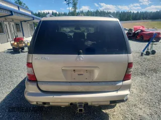 2002 Mercedes-Benz M 320/430/500 z VIN 4JGAB54E82A367724, wystawiony jako Copart lot #57993905 z przebiegiem 171 008 mil mil oraz Szkoda całkowita • Salvage title. Historia ofert i sprzedaży dostępna na DreamBid. Obrazek 6.