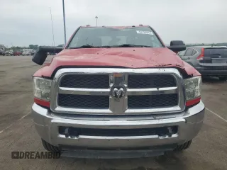 2017 Ram 2500 Tradesman z VIN 3C6UR5CJ6HG581799, wystawiony jako Copart lot #53799814 z przebiegiem 120 471 mil mil oraz Szkoda całkowita • Salvage title. Historia ofert i sprzedaży dostępna na DreamBid. Obrazek 5.