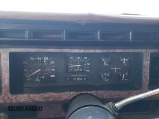 1981 Ford Bronco z VIN 1FMEU15G9BLA33517, wystawiony jako Copart lot #52392705 z przebiegiem 14 929 mil mil oraz Czysty tytuł • Clean title. Historia ofert i sprzedaży dostępna na DreamBid. Obrazek 9.