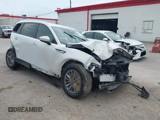 2025 Mazda CX-90 Select z VIN JM3KKAHD4S1195055, wystawiony jako IAAI lot #42246221 z przebiegiem Nie podano mil oraz . Historia ofert i sprzedaży dostępna na DreamBid. Obrazek 1.