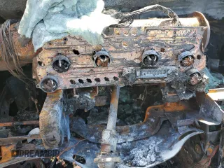2002 Ford Mustang Deluxe z VIN 1FAFP44482F106003, wystawiony jako Copart lot #54337315 z przebiegiem Nie podano mil oraz Nie do naprawy • Non repairable. Historia ofert i sprzedaży dostępna na DreamBid. Obrazek 9.