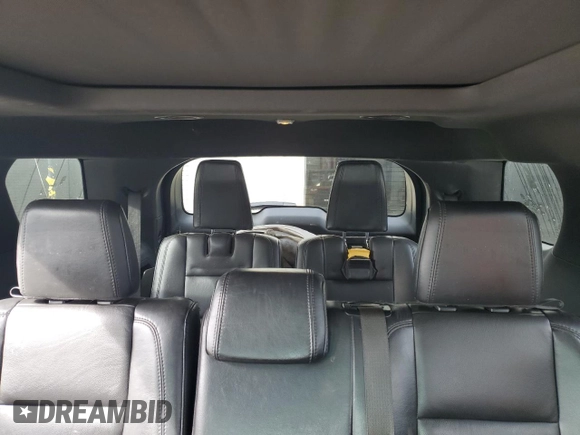 2011 Ford Explorer XLT z VIN 1FMHK7D8XBGA76613, wystawiony jako Copart lot #55568695 z przebiegiem 124 631 mil mil oraz Szkoda całkowita • Salvage title. Historia ofert i sprzedaży dostępna na DreamBid. Obrazek 10.
