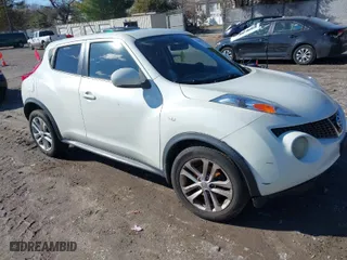 2011 Nissan Juke SL with VIN JN8AF5MV5BT005335, listed as a IAAI auction lot 41584973 with 145,599 mi miles. Bid and sale history available at carsss.com. Image 1.