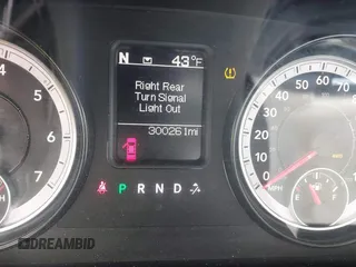 2015 Ram 1500 Express z VIN 1C6RR7KT5FS588494, wystawiony jako IAAI lot #41321894 z przebiegiem 300 261 mil mil oraz . Historia ofert i sprzedaży dostępna na DreamBid. Obrazek 16.