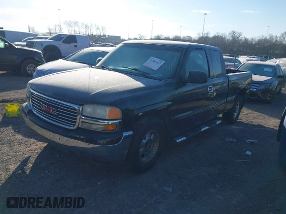 2000 GMC New Sierra 1500 SL with VIN 2GTEC19VXY1378408, listed as a IAAI auction lot 41385643 with 267,139 mi miles. Bid and sale history available at carsss.com. Image 2.