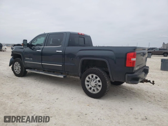 2017 GMC Sierra 2500HD Denali z VIN 1GT12UEG9HF133280, wystawiony jako Copart lot #46063115 z przebiegiem 153 311 mil mil oraz Szkoda całkowita • Salvage title. Historia ofert i sprzedaży dostępna na DreamBid. Obrazek 2.